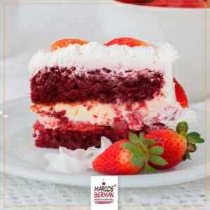 Fatia de torta vulcão vermelho